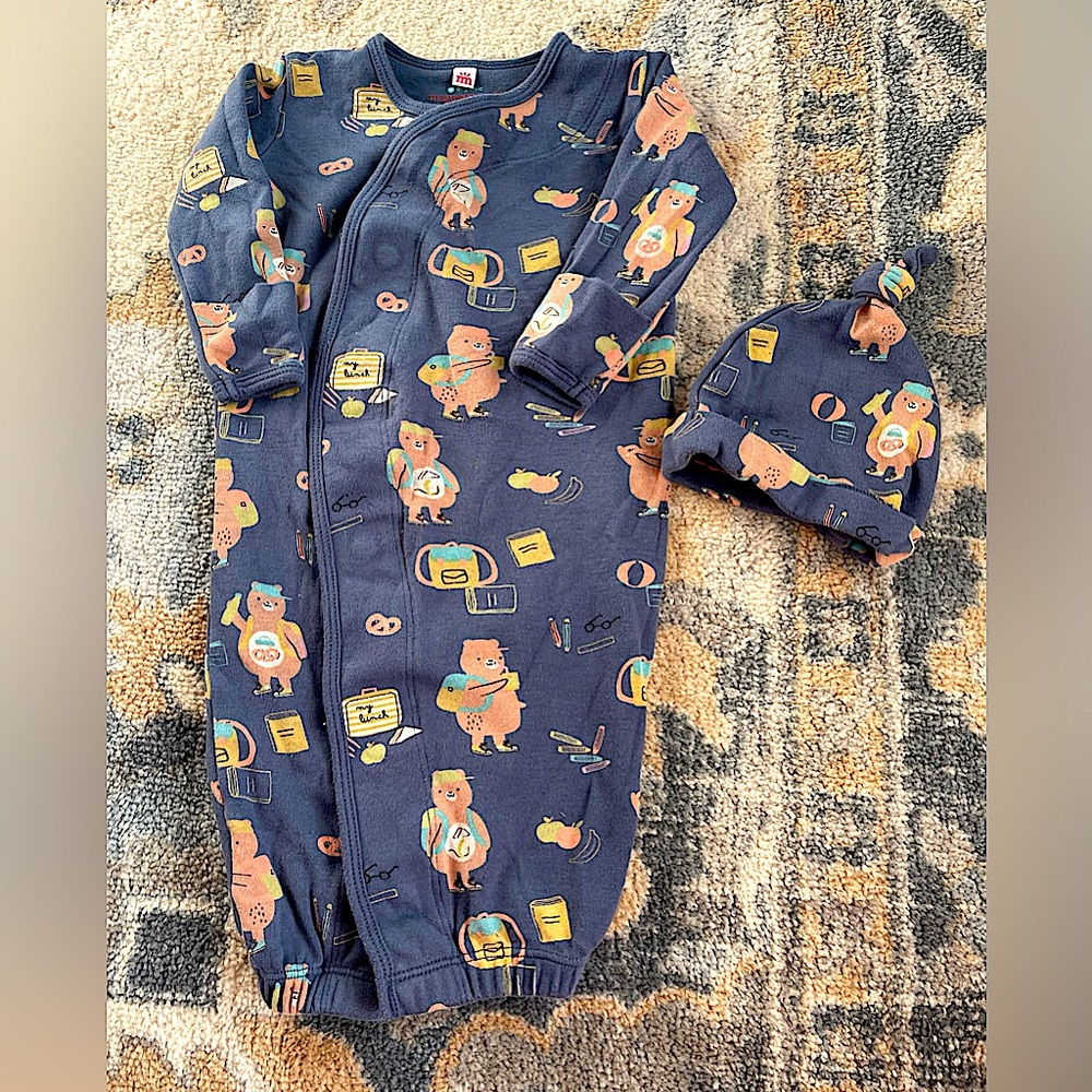 Magnetic me organic cotton gown with top knot hat, size 0-3 months